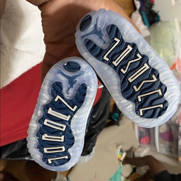 Jordan low top 11’s - Picture 4 of 4